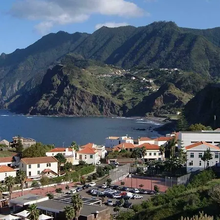 Penha D' Aguia * Porto Da Cruz