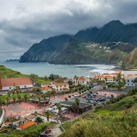 Penha D' Aguia Porto Da Cruz
